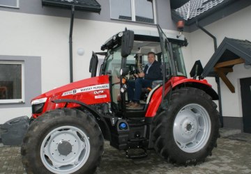 Nowy traktor w ZWiK
