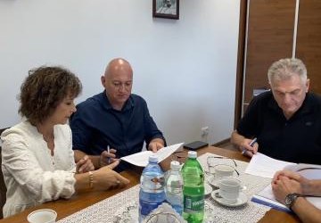 Podpisanie umowy na nadzór inwestorski dla zadania pn. „Rozbudowa oczyszczalni ścieków „Ptaszkowa” w miejscowości Cieniawa w Gminie Grybów”.