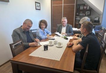 Rozwój infrastruktury wodno-kanalizacyjnej na terenie Gminy Grybów – etap I - zakup i dostawa ciągnika z przyczepą