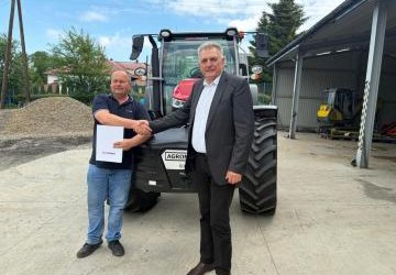 Dostawa ciągnika wraz z przyczepą w ramach projektu ,,Rozwój infrastruktury wodno – kanalizacyjnej na terenie Gminy Grybów etap I”